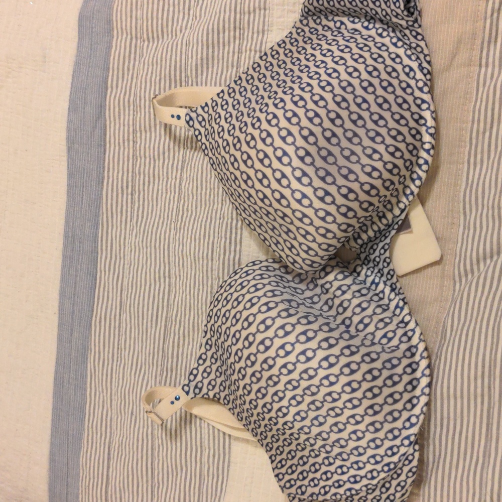 Victoria's Secret Biofit Demi lift bra